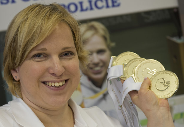 Na snímke úspešná paralympijska strelkyňa Veronika Vadovičová (4x zlato a 4x svetový rekord) po návrate z pretekov Svetového pohára v Abú Zabí.