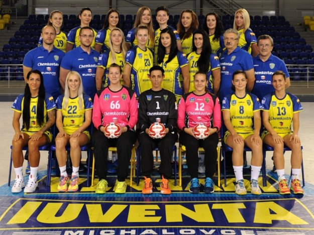 Hádzanárske družstvo Iuventa Michalovce. Zemplínčanky už dlhé roky robia mestu výbornú reklamu nielen doma, ale aj za hranicami.