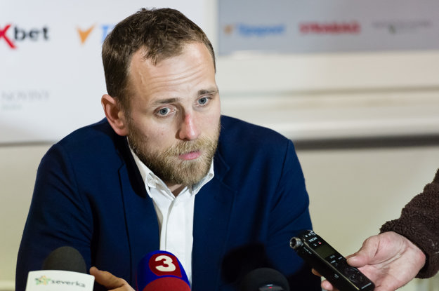 Andrej Kmeč si zrejme bude musieť oprať aj víťaznú košeľu.
