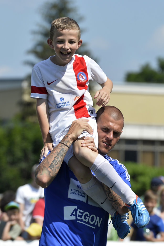 Takto sa vlani prezentoval na projekte Hviezdy deťom Martin Škrtel.