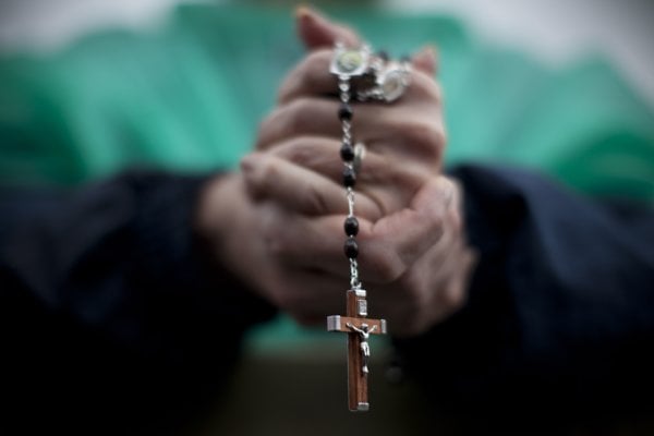 Bývalého vatikánskeho diplomata odsúdili za detskú pornografiu