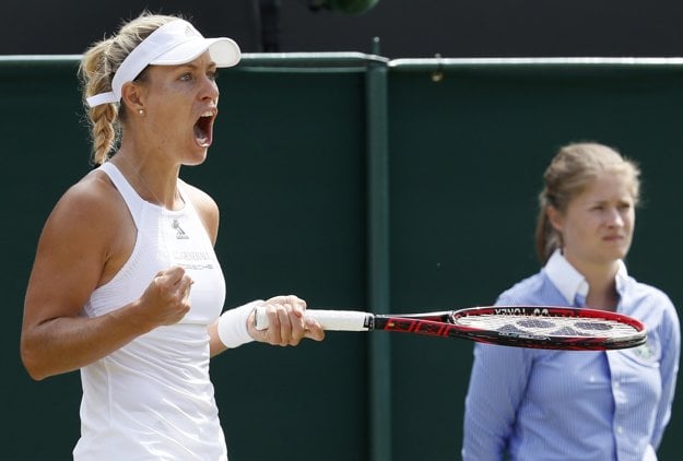Angelique Kerberová postúpila do osemfinále vo Wimbledone.