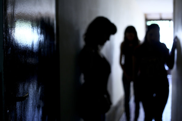 Španielska polícia vyslobodila jedenásť cudziniek, ktoré nútili k prostitúcii