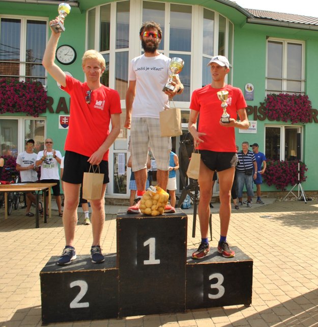 Muži do 39 rokov (na najvyššom stupni celkový víťaz Zimmermann).