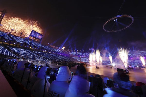 Otvárací ceremoniál olympijských hier napokon prebehol bez problémov.