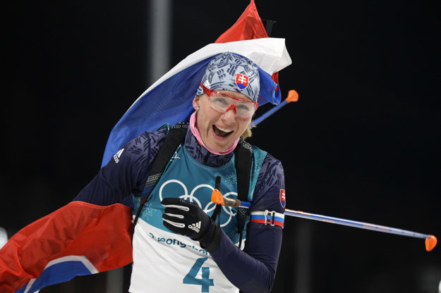 Anastasia Kuzminová sa raduje z víťazstva.