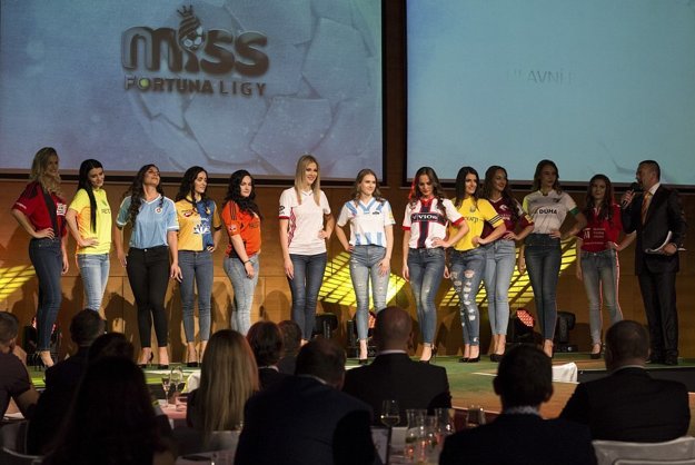 Finalistky.