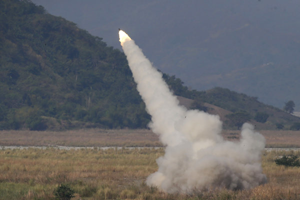 Americký raketový systém HIMARS.