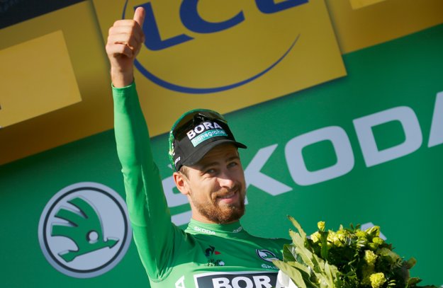 Peter Sagan si preberá zelený dres pre priebežného lídra bodovacej súťaže.