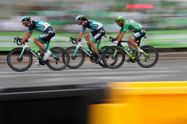 Slovenský cyklista Peter Sagan (na snímke posledný) získal šiesty zelený dres.