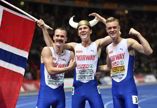 Vo finále behu na 1500 metrov štartovala trojica bratov Ingebrigtsenovcov, vyhral najmladší Jakob (v strede).