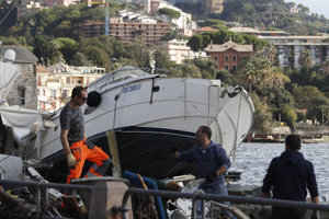 Poškodené lode v prístave  Rapallo.