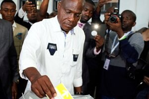 Martin Fayulu, ktorý sa oficiálne umiestnil ako druhý v poradí, hovorí o zmanipulovaní volieb.