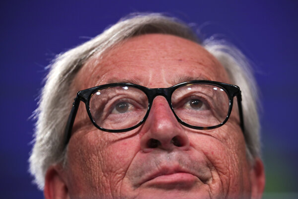 Predseda Európskej komisie Jean-Claude Juncker hovorí s novinármi počas tlačovej konferencie po stretnutí Kolégia komisárov v sídle Európskej komisie v Bruseli 7. mája 2019. 