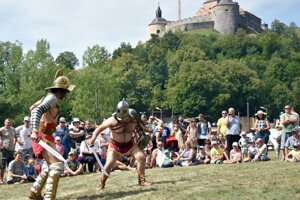 Historické boje sú žiadanou atrakciou.