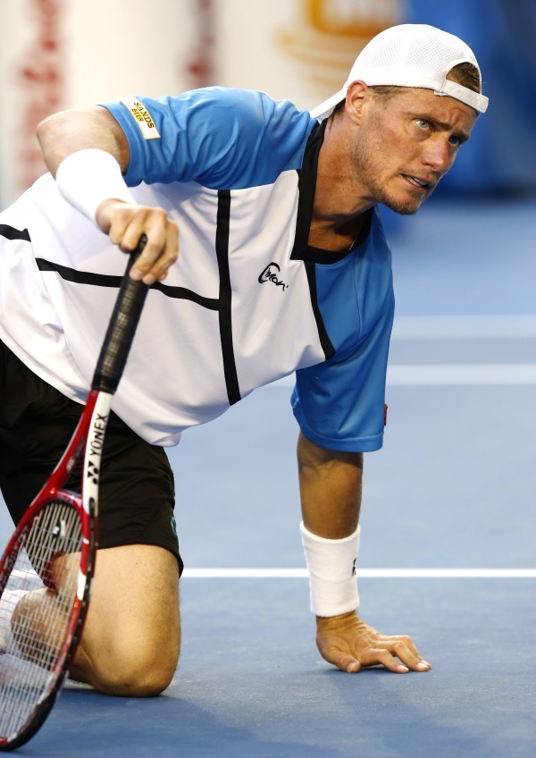lleyton hewitt v melbourne rovnako ako vlani prehral už v 1. kole dvojhry.