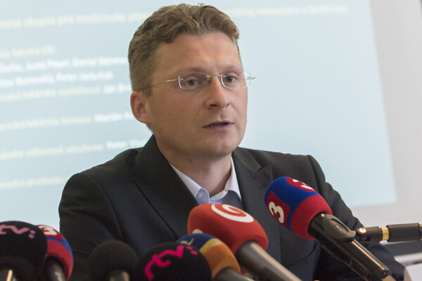 Lekári sa obrátia na ombudsmana pre nedostatok personálu