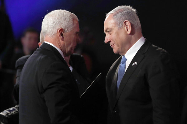 Americký viceprezident Mike Pence (vľavo) a izraelský premiér Benjamin Netanjahu.