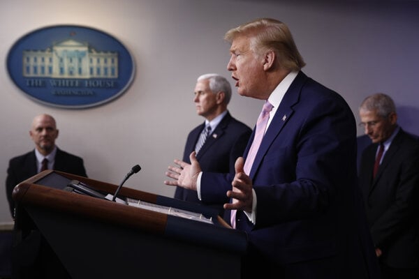 USA čakajú najťažšie dni, podľa Trumpa zomrie mnoho ľudí