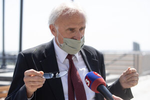 Minister pôdohospodárstva a rozvoja vidieka SR Ján Mičovský,.