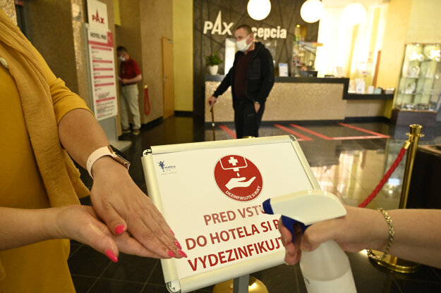 Pre pandémiu ochorenia COVID-19 je aj v kúpeľoch potrebné dodržiavať hygienické opatrenia.