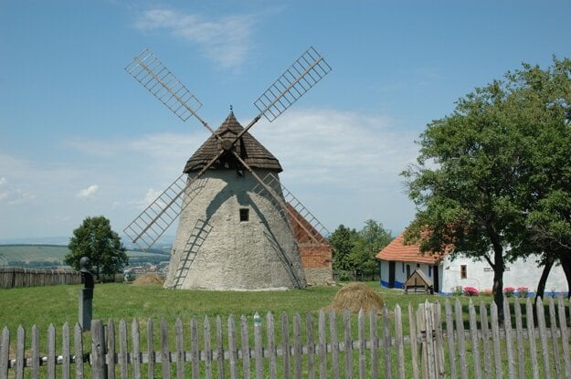 Veterný mlyn holandského typu v Kuželove.