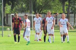 Sabinovčania utŕžili prvú porážku, na ihrisku Nižného Hrušova prehrali 1:3.