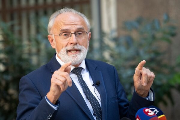 Štát pripravuje protiústavnú novelu o poľnohospodárskej pôde, tvrdí Klub 500