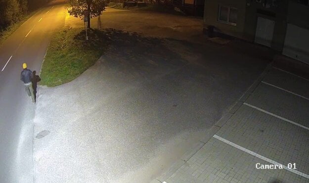 Podpaľača nasnímal kamerový systém