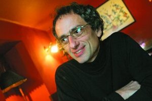 Pavol Rankov (1964, Bratislava) študoval na FiF UK v Bratislave, kde pôsobí na Katedre knihovedy a vedeckých informácií. Debutoval vo vydavateľstve L.C.A. zbierkou poviedok S odstupom času, po nej vydal zbierku My a oni/Oni a my. Publikuje i časopisecky.