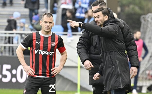 Michal Gašparík s kapitánom Martinom Mikovičom. (zdroj: TASR)