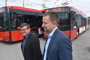 Primátor Oľha s aktuálne už odvolaným riaditeľom Davidovom (máj 2024).