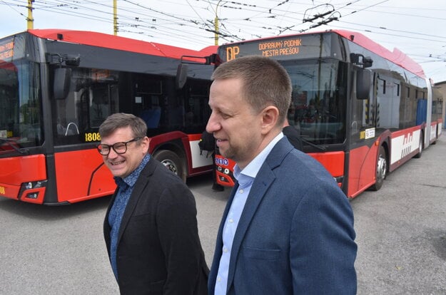 Primátor Oľha s aktuálne už odvolaným riaditeľom Davidovom (máj 2024). (zdroj: Korzár/Michal Frank)
