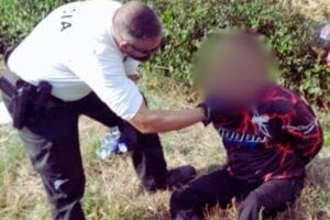 Motorkár policajnej hliadke ďaleko neunikol.