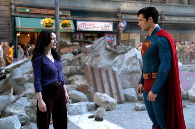 Superman so svojou priateľkou Lois Lane. (zdroj: Warner Bros)