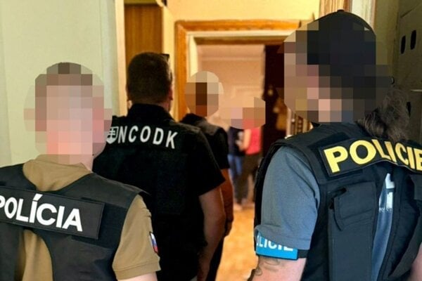 Eurojust zverejnil záber zo zásahu v Dnipre. 