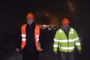 Minister dopravy Jozef Ráž a štátny tajomník ministerstva Igor Choma v tuneli Višňové. 