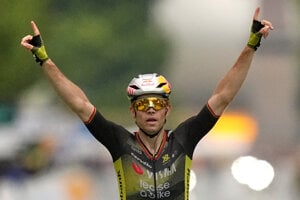 V poslednom stúpaní zlomil aj Pogačara. Van Aert ovládol poslednú etapu Tour