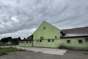 Budova spoločnosti A. X. Agroslavinvest, ktorá mieri do dražby.