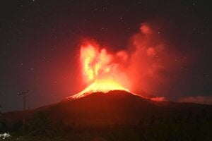 Sopka Lewotobi Laki-Laki.