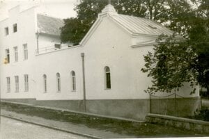 Nemocničná kaplnka, ku ktorej neskôr pristavali budovu.