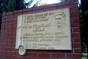 Mečiarova pamätná tabuľa v Prievidzi.