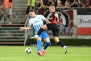 Martin Mikovič v súboji so Samuelom Telesom.