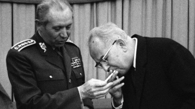 Martin Dzúr vydržal vo funkcii ministra národnej obrany vďaka svojej lojalite k Sovietskemu zväzu až do roku 1985. (zdroj: Wikimedia)