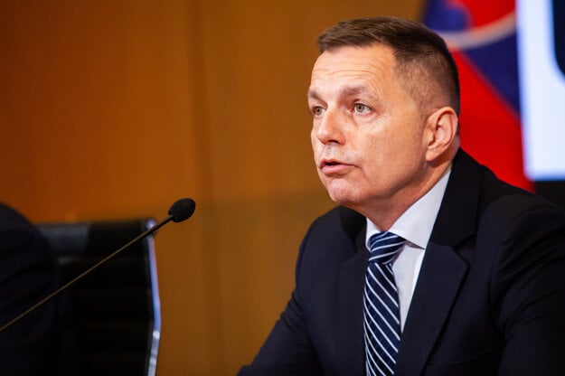 Guvernér Národnej banky Slovenska Peter Kažimír. (zdroj: SITA)