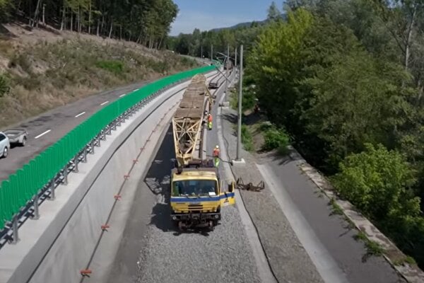 V súčasnosti prebiehajú ukončovacie práce na stavbe. 