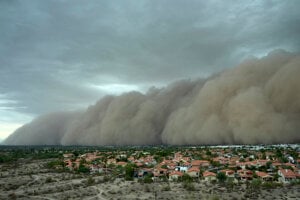 Obrovská piesočná búrka sa blíži k Phoenixu.