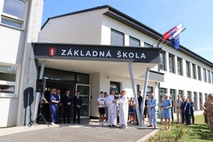 Nová školská budova slúži školákom od nového školského roka.