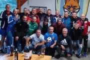 Tvrdošínske mužstvo oslavovalo po zápase päťdesiatku Ladislava Repku.