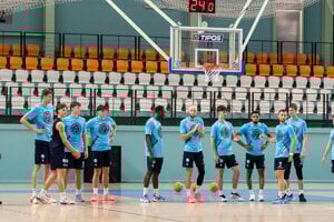 Basketbalisti Nitra Blue Wings vycestovali na dva zápasy do maďarského Šopronu. 